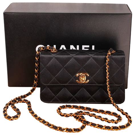 clutch chanel rigida blu nera|antique Chanel clutch.